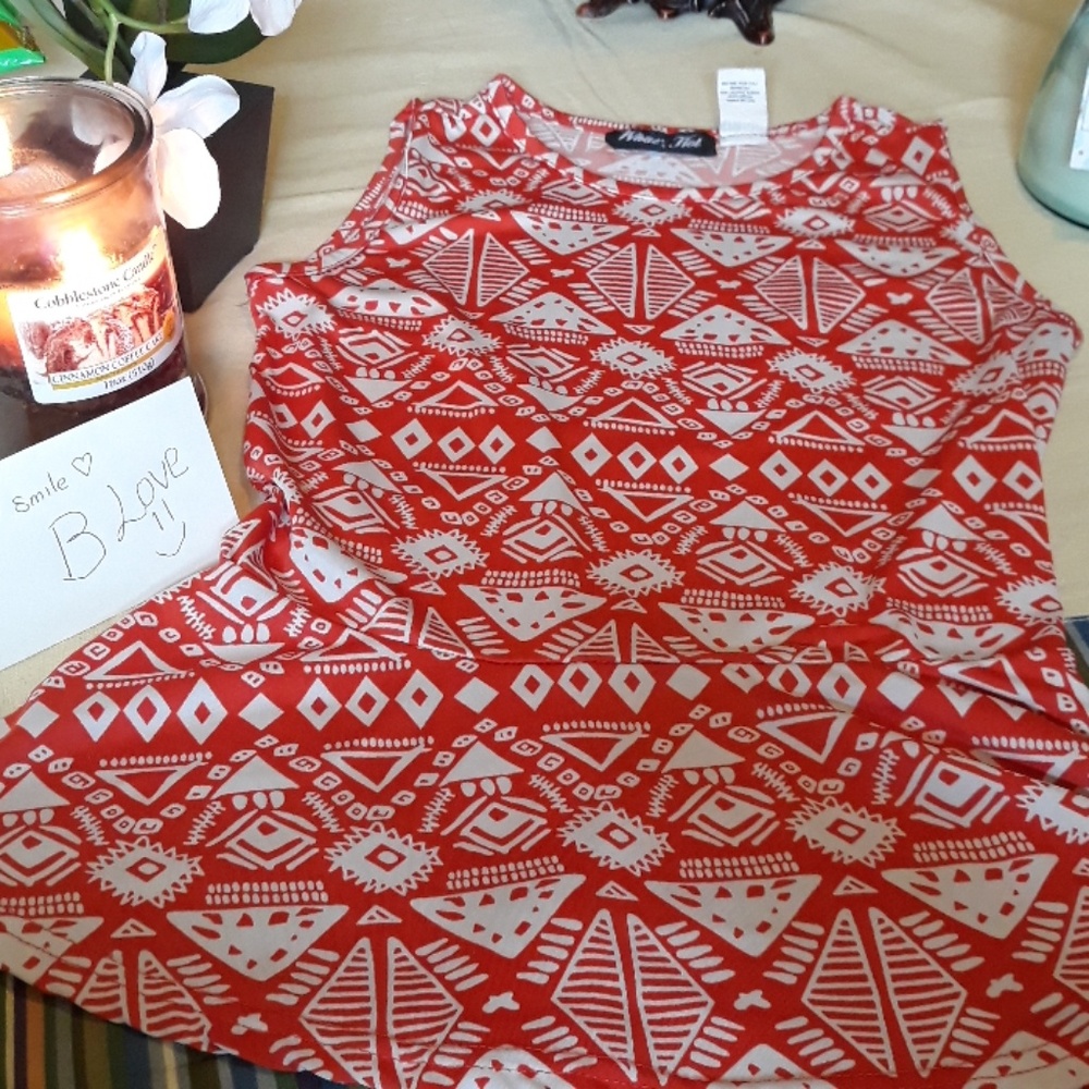 WHAT'S  HOT SHIRT SIZE S